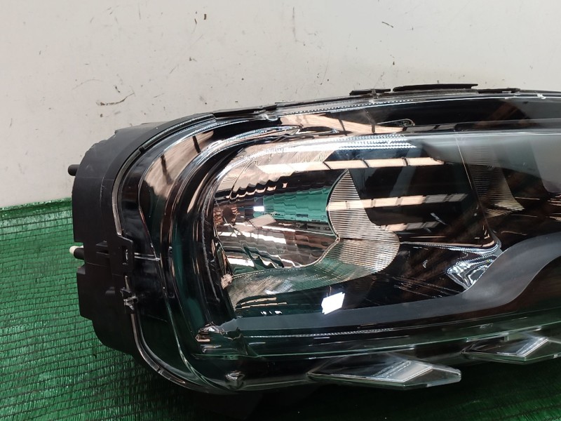Recambio de faro derecho para citroën c4 cactus 1.2 thp 110 referencia OEM IAM   