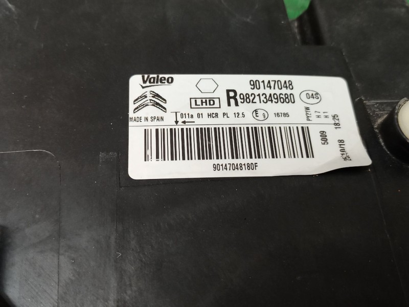 Recambio de faro derecho para citroën c4 cactus 1.2 thp 110 referencia OEM IAM   