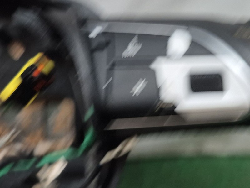 Recambio de volante para audi a3 (8v1, 8vk) 1.6 tdi referencia OEM IAM   