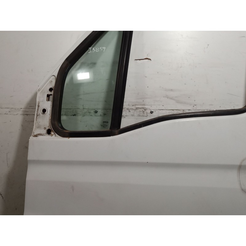 Recambio de puerta delantera izquierda para iveco daily iv furgoneta 65c15 referencia OEM IAM   