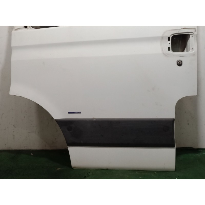 Recambio de puerta delantera izquierda para iveco daily iv furgoneta 65c15 referencia OEM IAM   