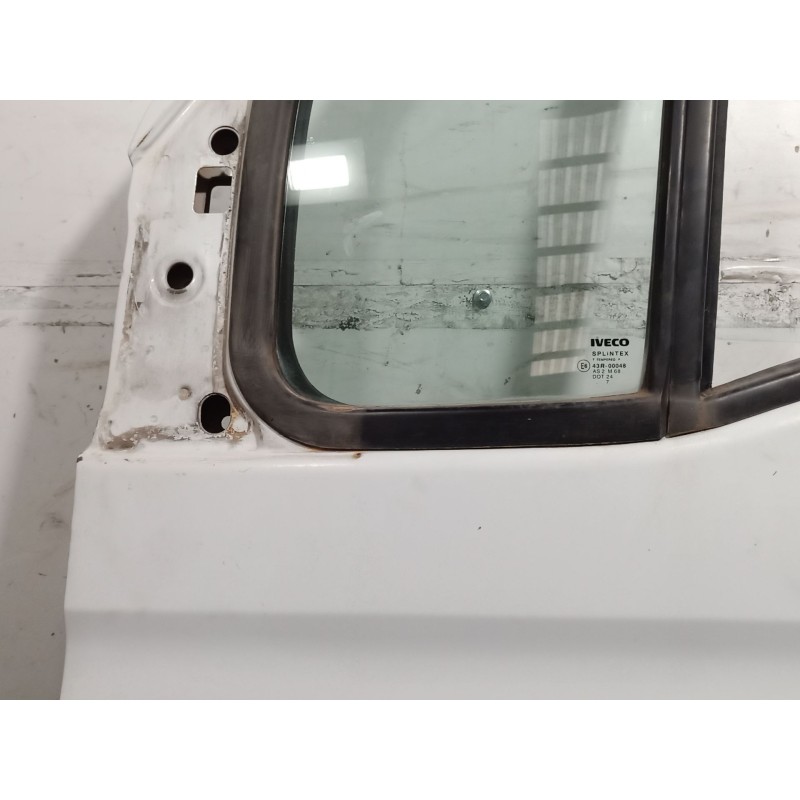 Recambio de puerta delantera izquierda para iveco daily iv furgoneta 65c15 referencia OEM IAM   