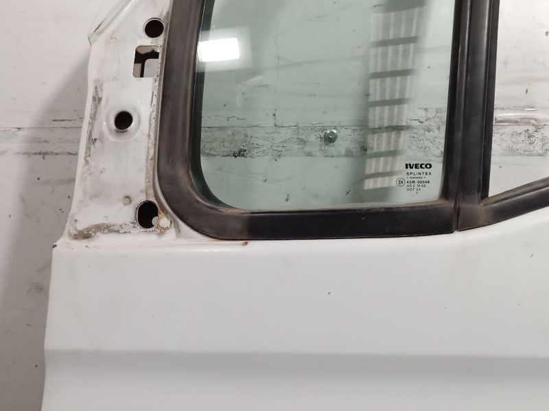 Recambio de puerta delantera izquierda para iveco daily iv furgoneta 65c15 referencia OEM IAM   