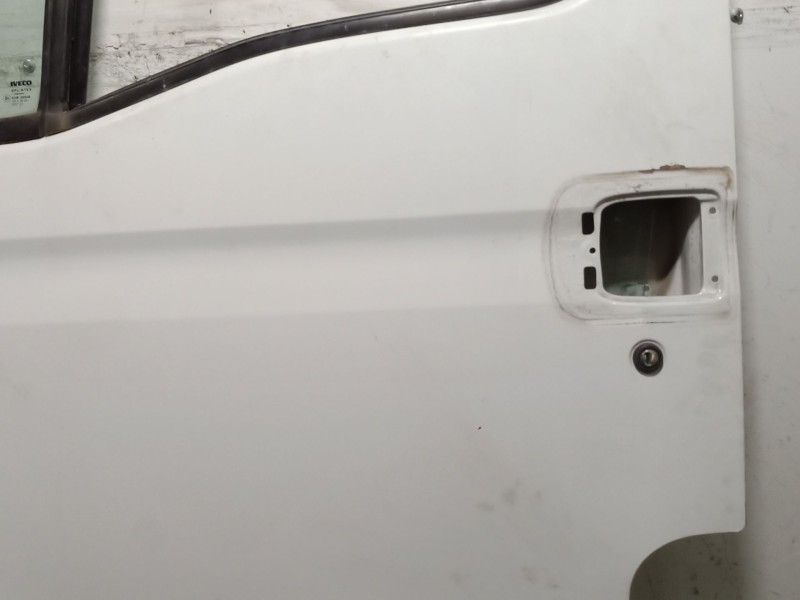 Recambio de puerta delantera izquierda para iveco daily iv furgoneta 65c15 referencia OEM IAM   