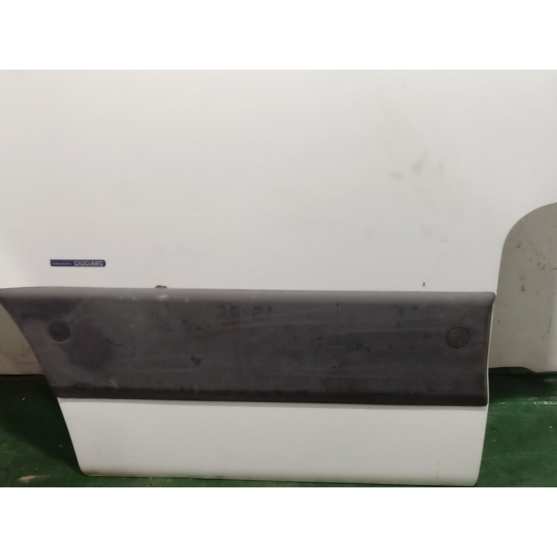 Recambio de puerta delantera izquierda para iveco daily iv furgoneta 65c15 referencia OEM IAM   
