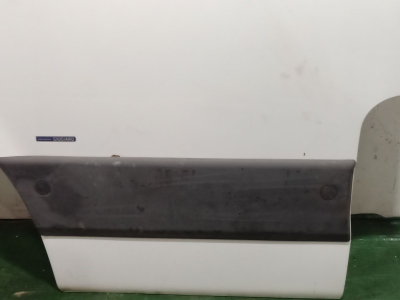 Recambio de puerta delantera izquierda para iveco daily iv furgoneta 65c15 referencia OEM IAM   