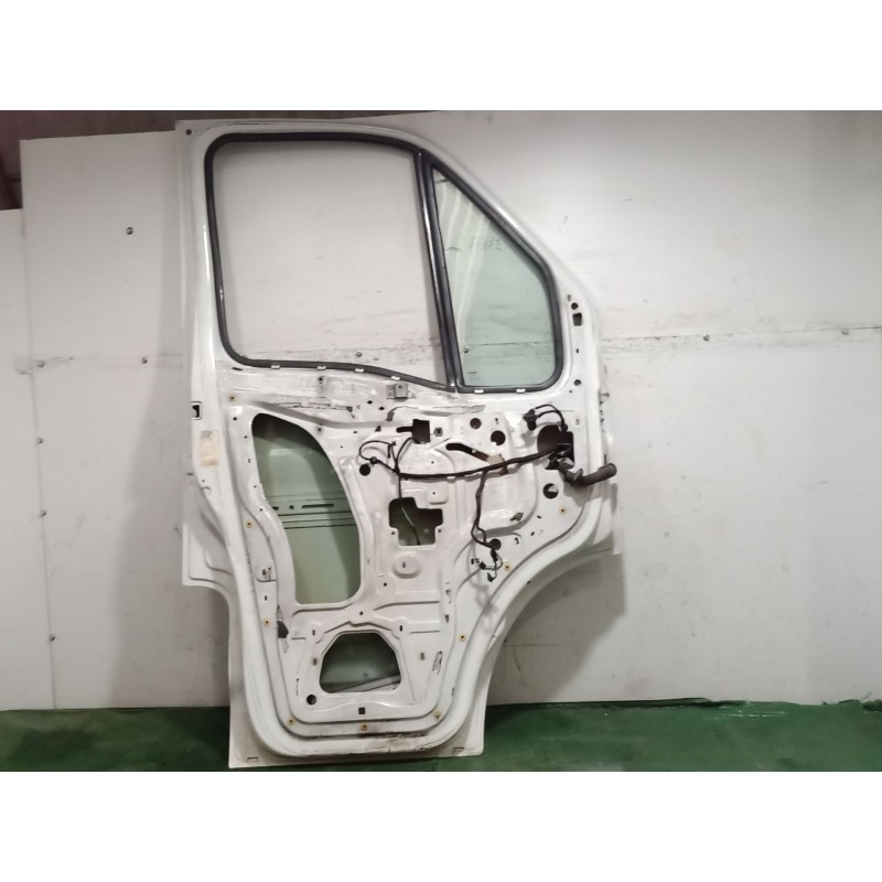 Recambio de puerta delantera izquierda para iveco daily iv furgoneta 65c15 referencia OEM IAM   