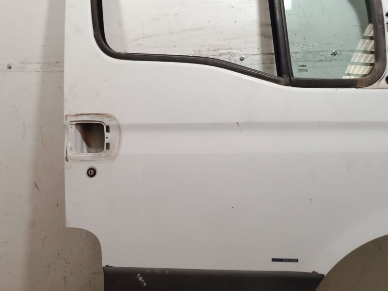 Recambio de puerta delantera derecha para iveco daily iv furgoneta 65c15 referencia OEM IAM   