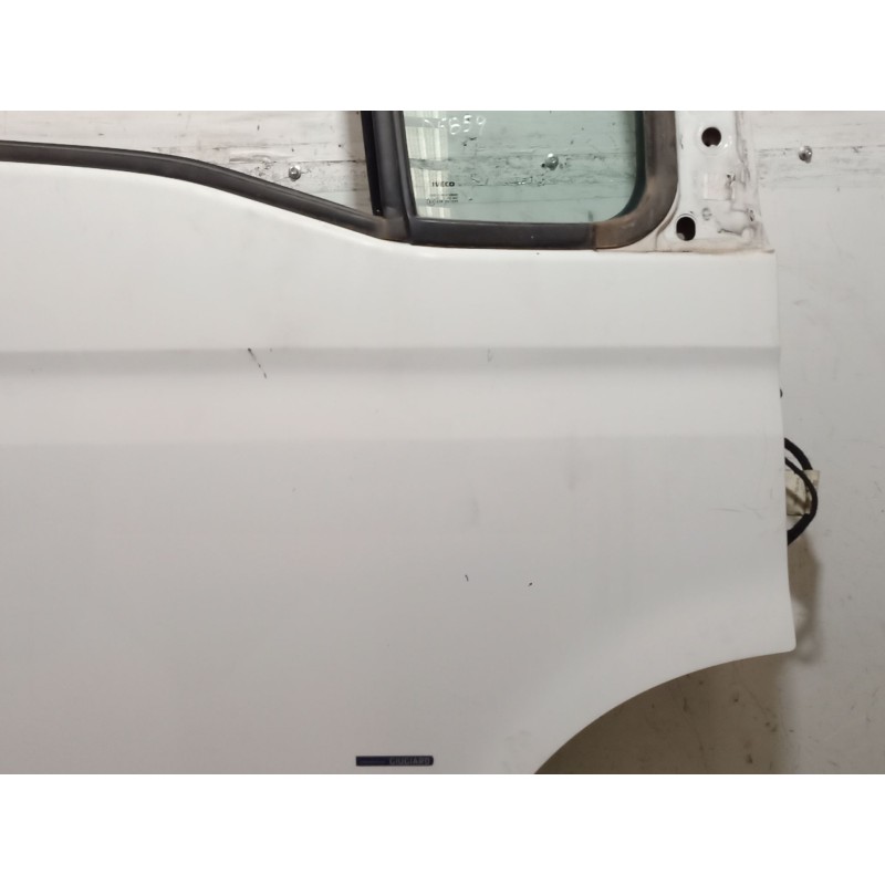 Recambio de puerta delantera derecha para iveco daily iv furgoneta 65c15 referencia OEM IAM   