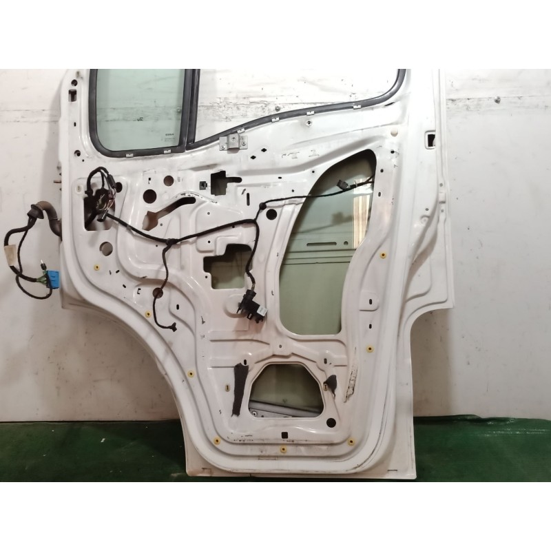 Recambio de puerta delantera derecha para iveco daily iv furgoneta 65c15 referencia OEM IAM   