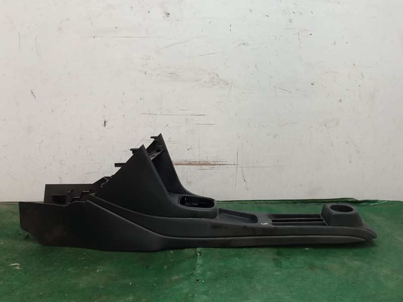 Recambio de consola central trasera para volkswagen polo v (6r1, 6c1) 1.2 referencia OEM IAM   