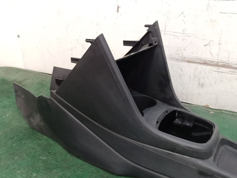 Recambio de consola central trasera para volkswagen polo v (6r1, 6c1) 1.2 referencia OEM IAM   