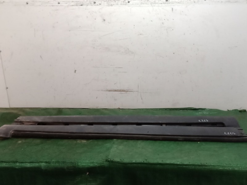 Recambio de faldon lateral para volvo v50 (545) 1.8 referencia OEM IAM   