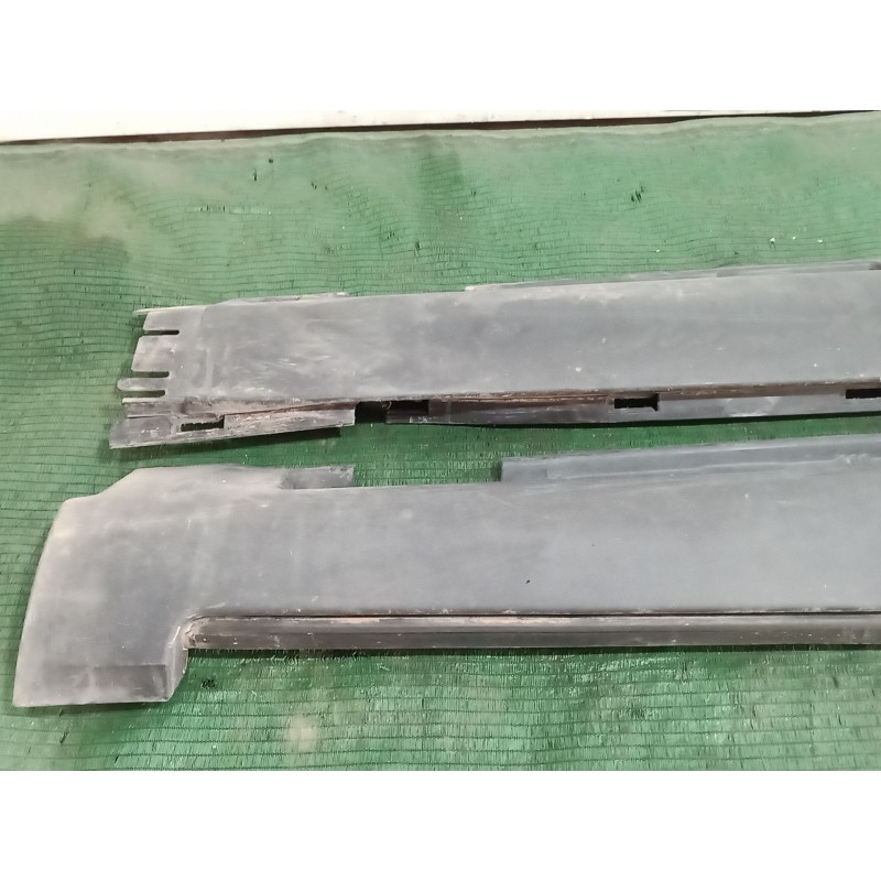 Recambio de faldon lateral para volvo v50 (545) 1.8 referencia OEM IAM   