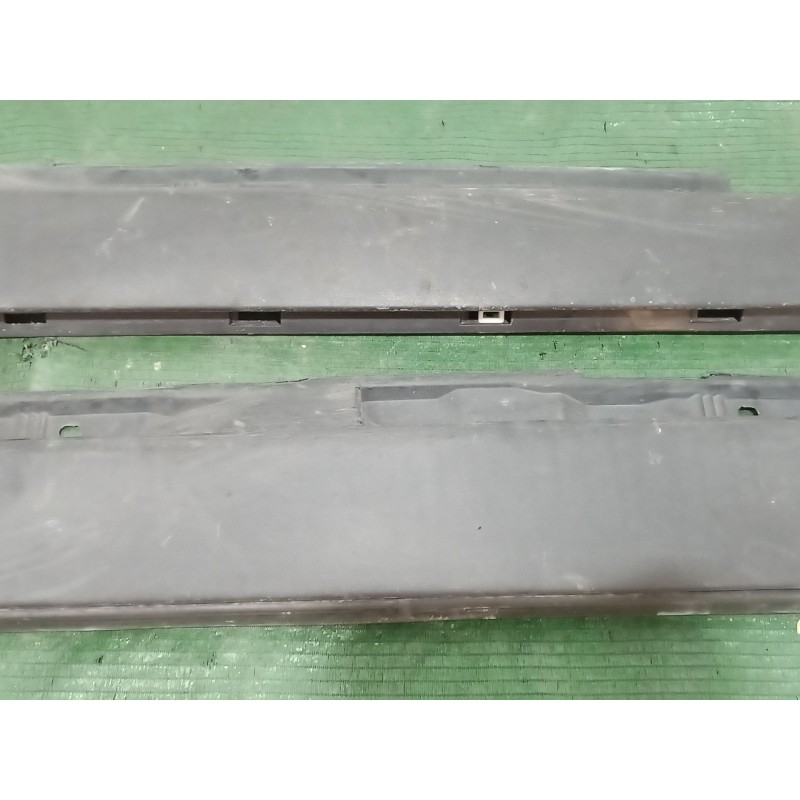 Recambio de faldon lateral para volvo v50 (545) 1.8 referencia OEM IAM   