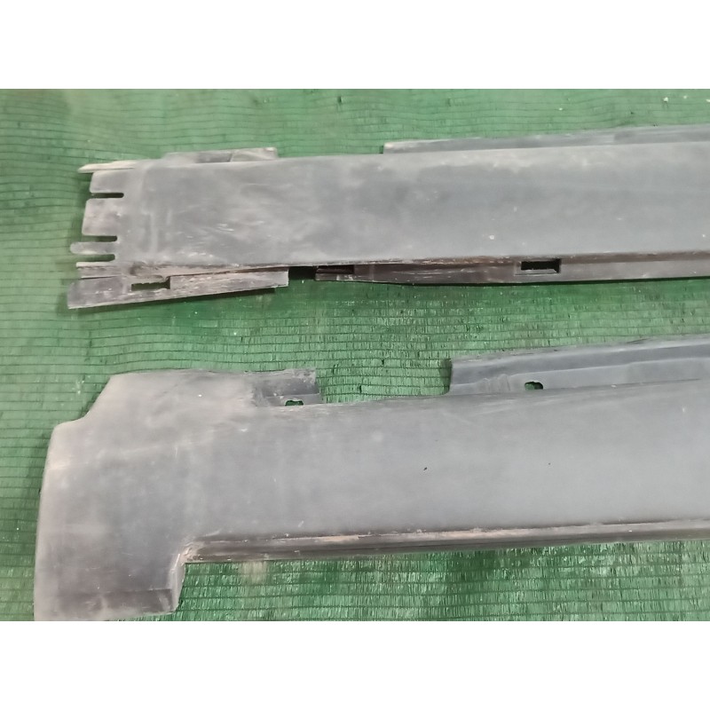 Recambio de faldon lateral para volvo v50 (545) 1.8 referencia OEM IAM   