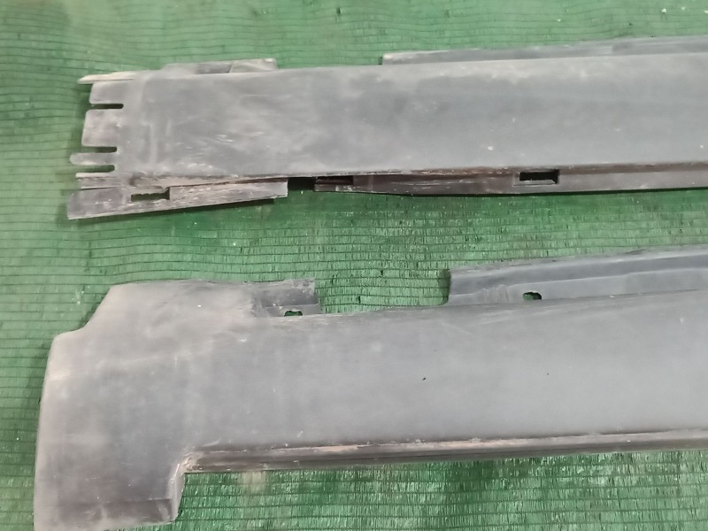 Recambio de faldon lateral para volvo v50 (545) 1.8 referencia OEM IAM   