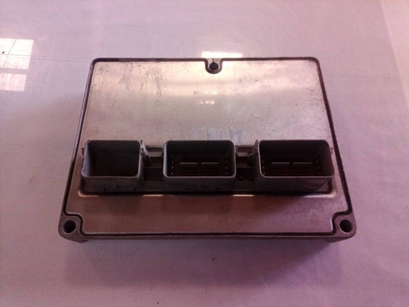 Recambio de centralita motor uce para ford focus berlina (cap) ghia referencia OEM IAM 5M5112A650AD ESU1310185A6F14 5M5112A650AD