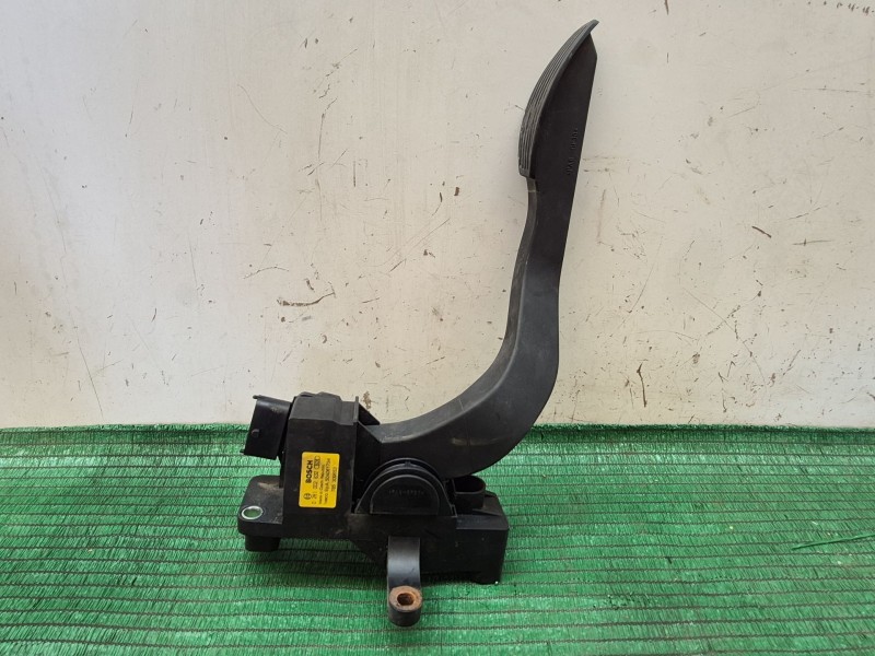 Recambio de pedal acelerador para iveco daily iv furgoneta 65c15 referencia OEM IAM   