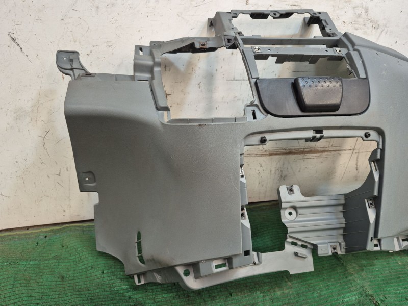 Recambio de salpicadero para iveco daily iv furgoneta 65c15 referencia OEM IAM 3802554 3802554 3802554