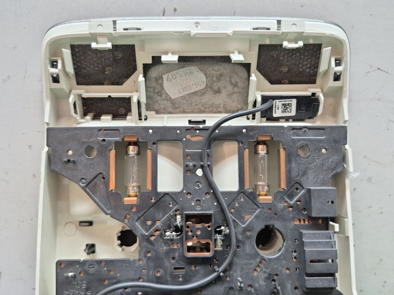 Recambio de luz interior para audi q5 (8r) 3.0 tdi referencia OEM IAM 8T0947135F  