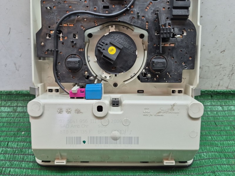 Recambio de luz interior para audi q5 (8r) 3.0 tdi referencia OEM IAM 8T0947135F  