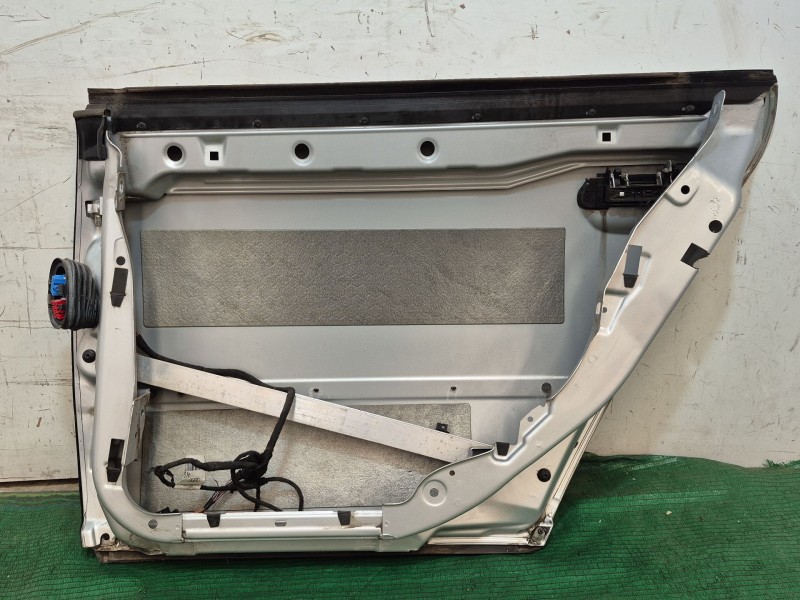 Recambio de puerta trasera derecha para audi a6 berlina (4b2) 2.5 tdi referencia OEM IAM   