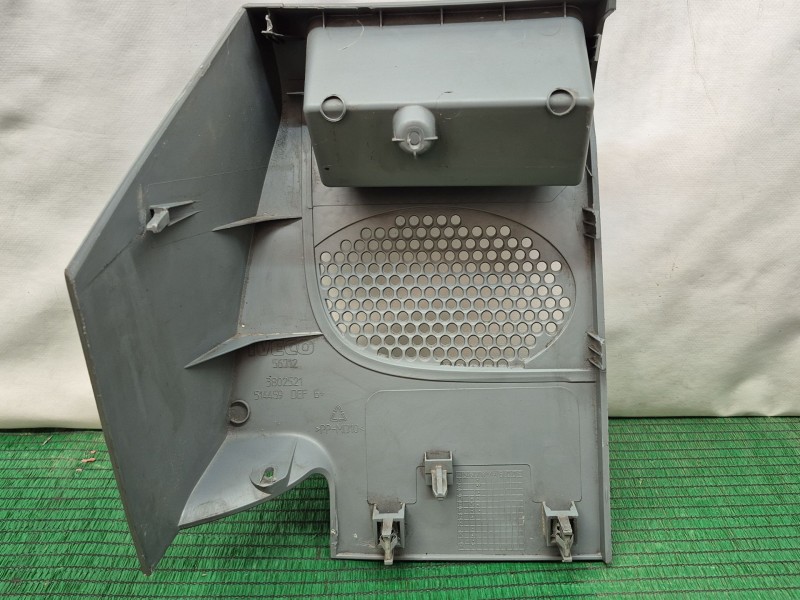 Recambio de moldura para iveco daily iv furgoneta 65c15 referencia OEM IAM   