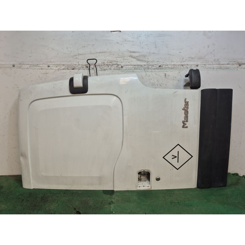 Recambio de puerta carga derecha para renault master ii phase 2 caja cerrada 2.5 diesel referencia OEM IAM   