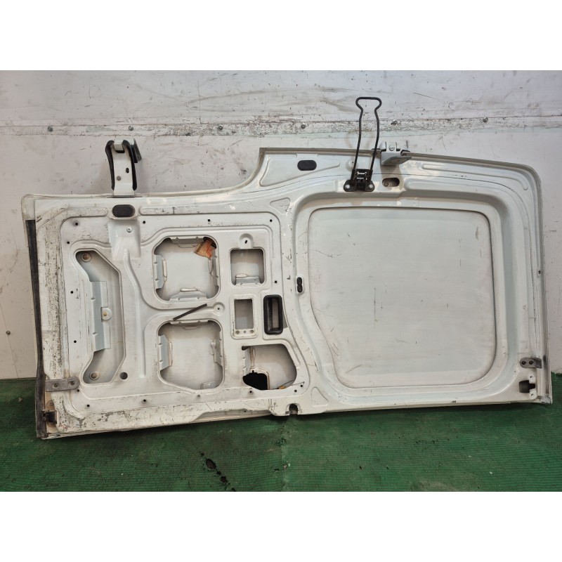 Recambio de puerta carga derecha para renault master ii phase 2 caja cerrada 2.5 diesel referencia OEM IAM   