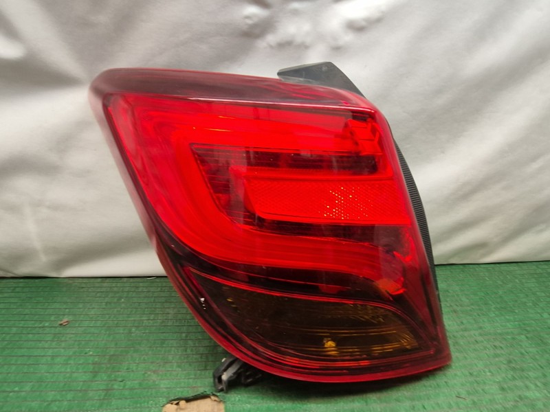 Recambio de piloto trasero derecho para toyota yaris (_p13_) 1.5 hybrid (nhp130_) referencia OEM IAM   