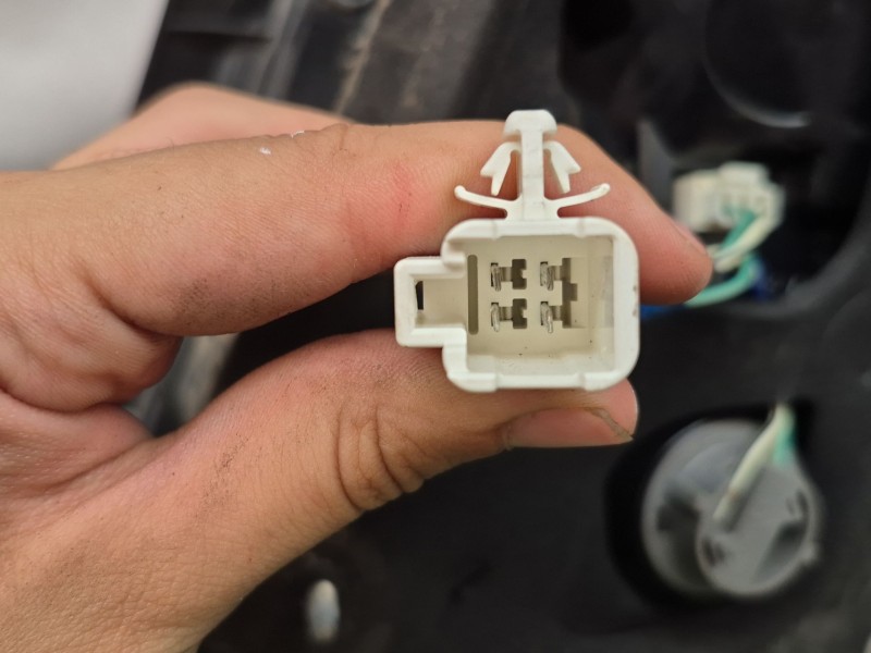 Recambio de piloto trasero derecho para toyota yaris (_p13_) 1.5 hybrid (nhp130_) referencia OEM IAM   