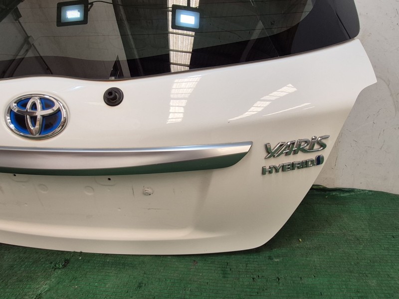 Recambio de porton trasero para toyota yaris (_p13_) 1.5 hybrid (nhp130_) referencia OEM IAM   