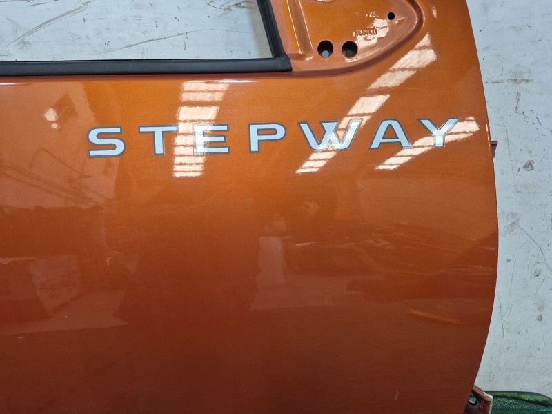 Recambio de puerta delantera derecha para dacia sandero ii tce 90 (b8m1, b8ma) referencia OEM IAM   