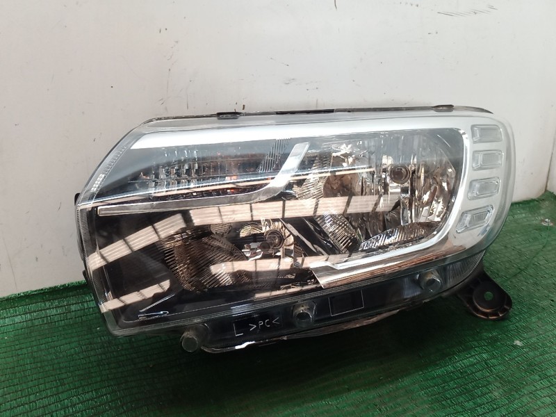 Recambio de faro izquierdo para dacia sandero ii tce 90 (b8m1, b8ma) referencia OEM IAM   