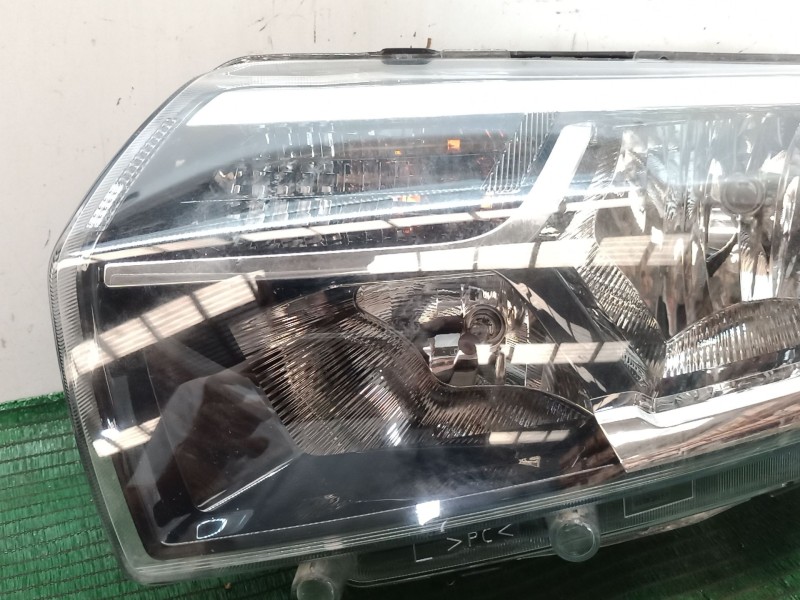 Recambio de faro izquierdo para dacia sandero ii tce 90 (b8m1, b8ma) referencia OEM IAM   