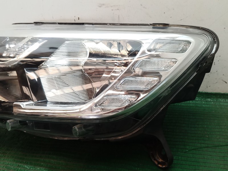Recambio de faro izquierdo para dacia sandero ii tce 90 (b8m1, b8ma) referencia OEM IAM   