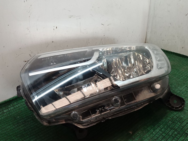 Recambio de faro izquierdo para dacia sandero ii tce 90 (b8m1, b8ma) referencia OEM IAM   