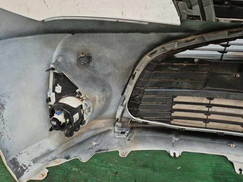 Recambio de paragolpes delantero para toyota yaris (_p13_) 1.5 hybrid (nhp130_) referencia OEM IAM   