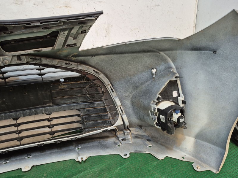 Recambio de paragolpes delantero para toyota yaris (_p13_) 1.5 hybrid (nhp130_) referencia OEM IAM   