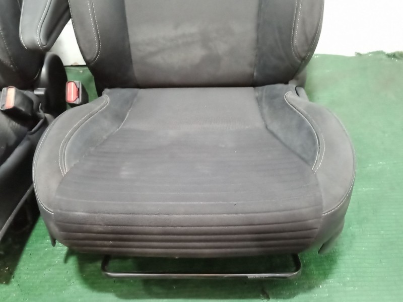 Recambio de asientos delanteros para toyota yaris (_p13_) 1.5 hybrid (nhp130_) referencia OEM IAM   