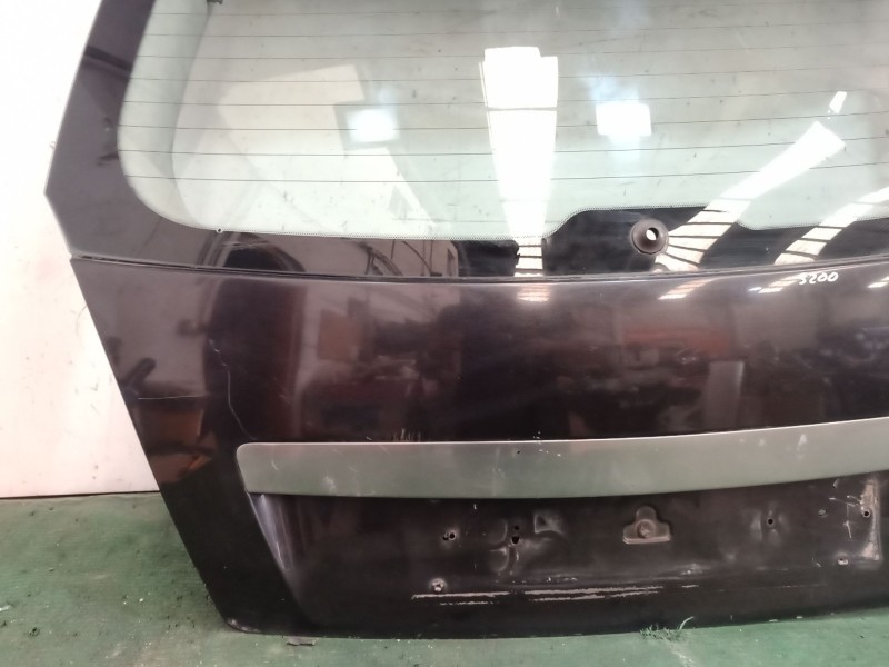 Recambio de porton trasero para kia sportage re referencia OEM IAM   