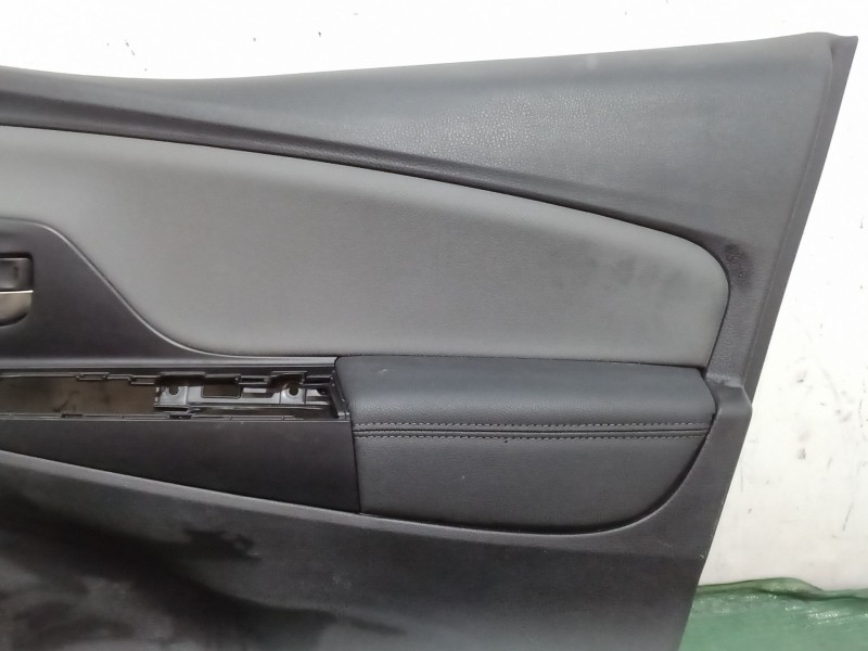 Recambio de guarnecido puerta delantera derecha para toyota yaris (_p13_) 1.5 hybrid (nhp130_) referencia OEM IAM   