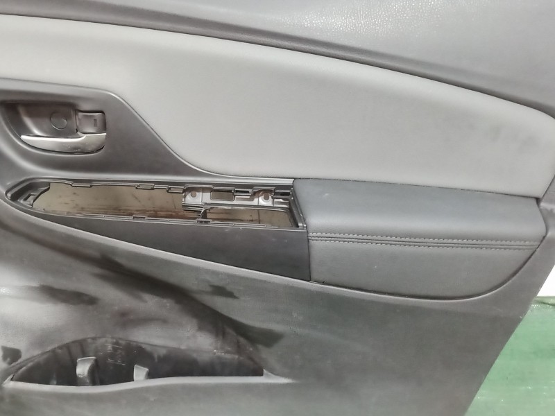 Recambio de guarnecido puerta delantera derecha para toyota yaris (_p13_) 1.5 hybrid (nhp130_) referencia OEM IAM   