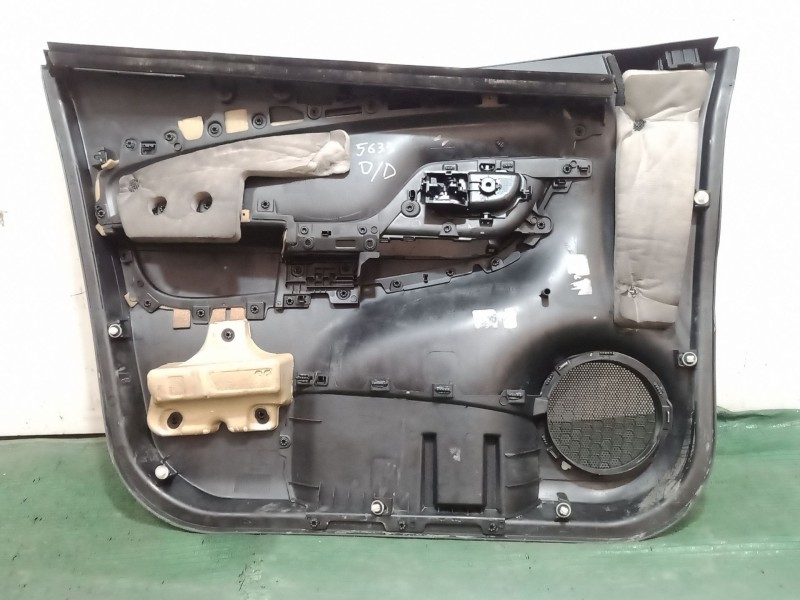 Recambio de guarnecido puerta delantera derecha para toyota yaris (_p13_) 1.5 hybrid (nhp130_) referencia OEM IAM   