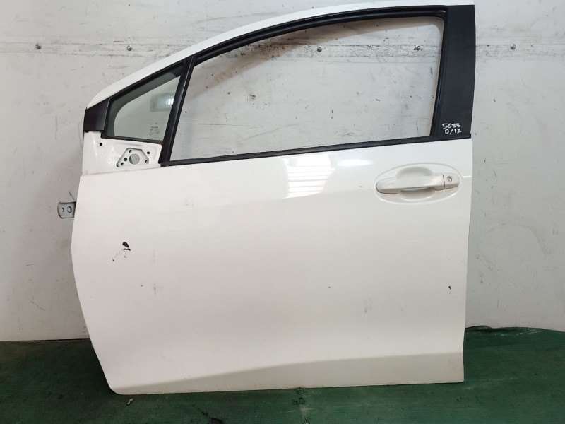 Recambio de puerta delantera izquierda para toyota yaris (_p13_) 1.5 hybrid (nhp130_) referencia OEM IAM   