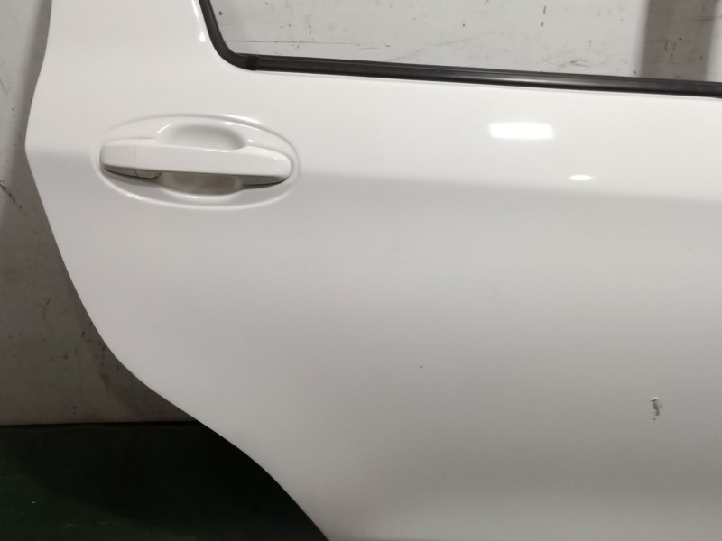 Recambio de puerta trasera derecha para toyota yaris (_p13_) 1.5 hybrid (nhp130_) referencia OEM IAM   