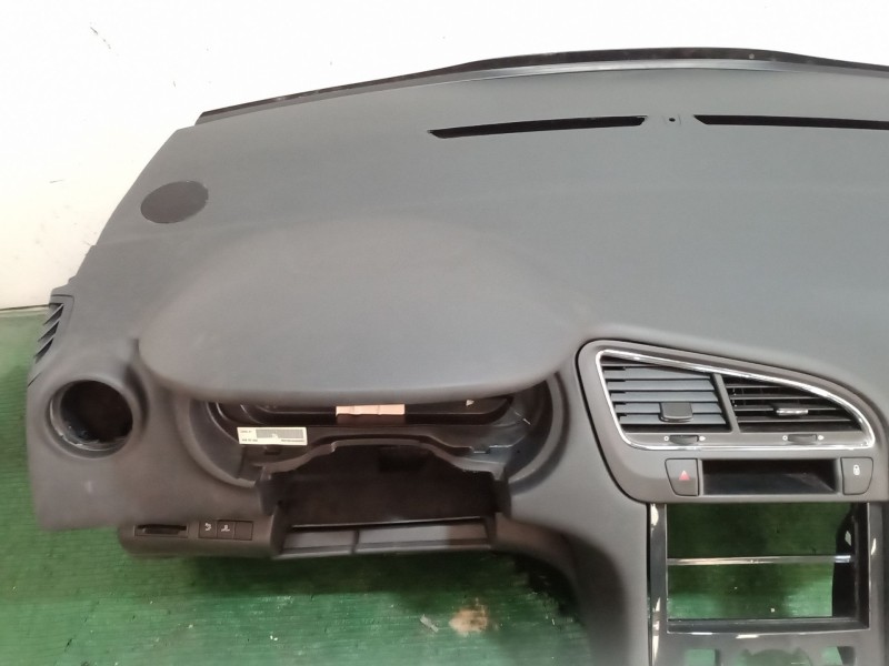 Recambio de salpicadero para peugeot 5008 (0u_, 0e_) 1.6 hdi referencia OEM IAM   