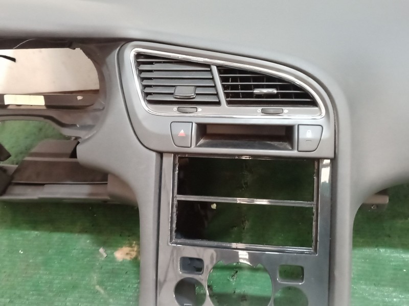 Recambio de salpicadero para peugeot 5008 (0u_, 0e_) 1.6 hdi referencia OEM IAM   