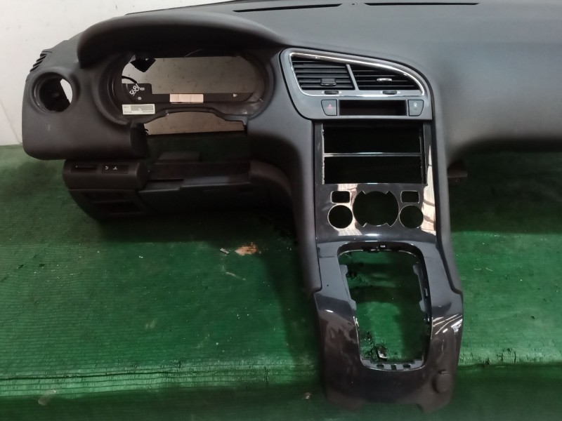 Recambio de salpicadero para peugeot 5008 (0u_, 0e_) 1.6 hdi referencia OEM IAM   